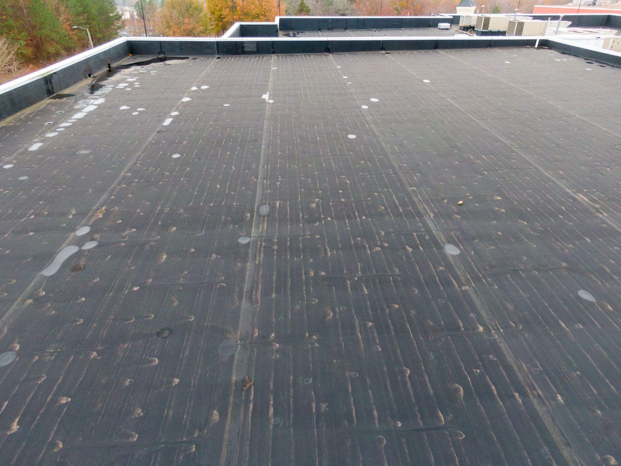 what-are-the-energy-efficiency-considerations-for-commercial-roofing?