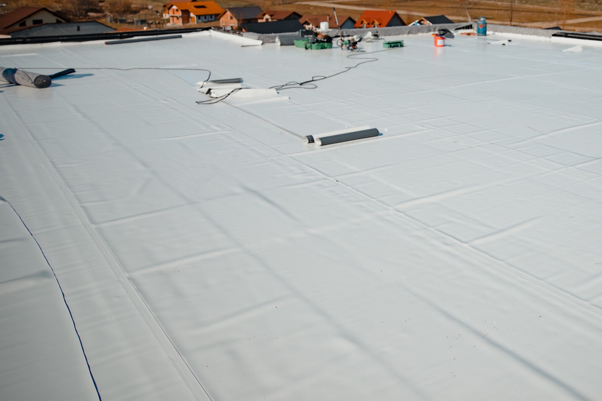 the-advantages-of-pvc-roofs-for-commercial-roof-replacements