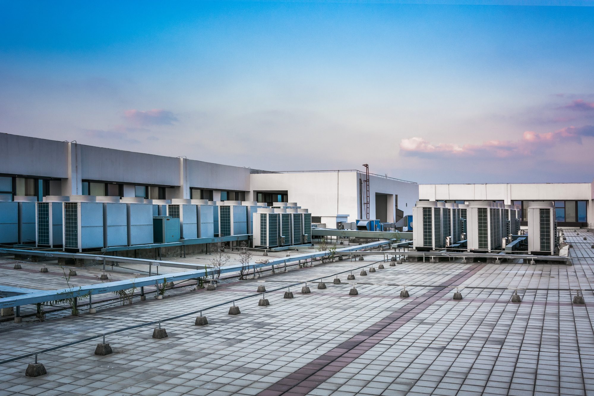 advantages-of-tpo-roofing:-waterproofing-systems-for-flat-roof-applications